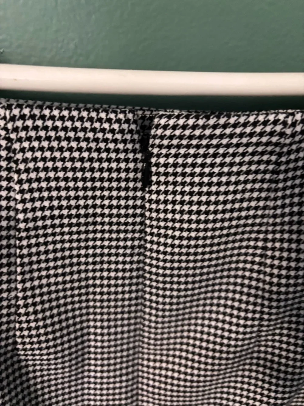 Ann Taylor Black and White Houndstooth Mini Skirt with Buckle Accent - Picture 5 of 6